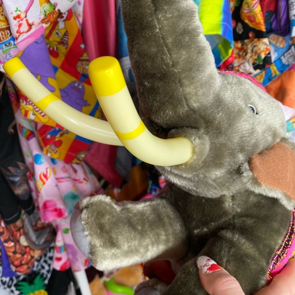 Vintage Barnum circus elephant plush - Picture 4 of 6